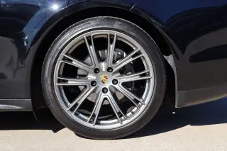 2018 Porsche Panamera 4