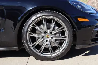 2018 Porsche Panamera 4