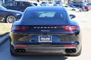 2018 Porsche Panamera 4