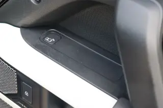 2023 Land Rover Defender S