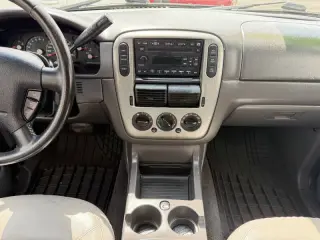 2005 Ford Explorer XLT