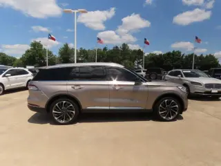 Lincoln Aviator 2021 AWD Reserve 4dr SUV