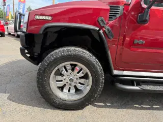 2004 HUMMER H2 Lux Series