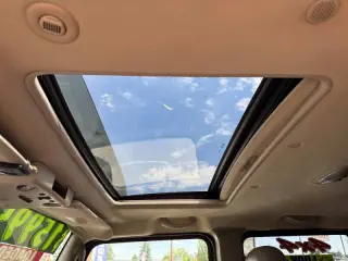 2004 HUMMER H2 Lux Series