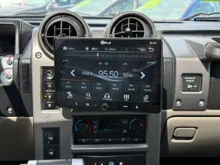 2004 HUMMER H2 Lux Series