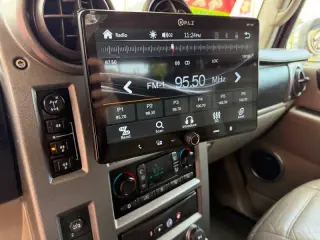 2004 HUMMER H2 Lux Series