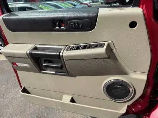 2004 HUMMER H2 Lux Series