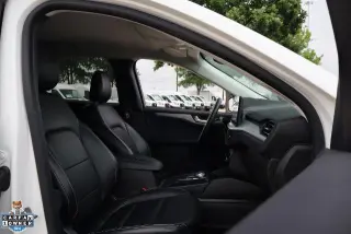 Ford Escape 2023 AWD Platinum 4dr SUV
