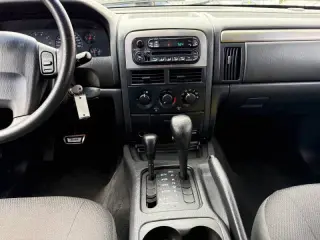 2002 Jeep Grand Cherokee Laredo