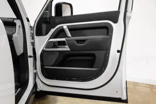 2022 Land Rover Defender X-Dynamic SE