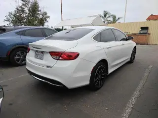 Chrysler 200 2015 Limited 4dr Sedan