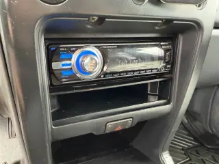2004 Nissan Frontier Standard