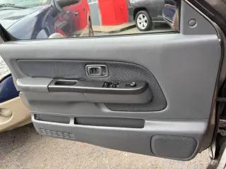 2004 Nissan Frontier Standard