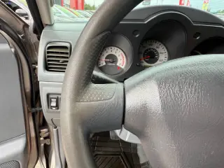 2004 Nissan Frontier Standard