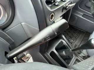2004 Nissan Frontier Standard