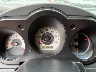 2004 Nissan Frontier Standard