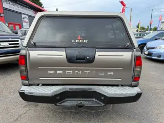 2004 Nissan Frontier Standard