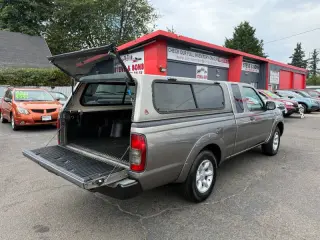 2004 Nissan Frontier Standard