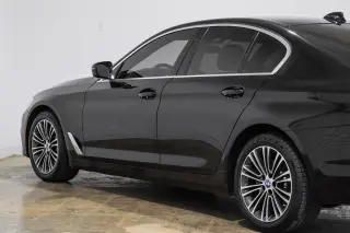 2019 BMW 5 Series 530i