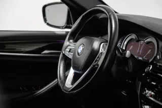 2019 BMW 5 Series 530i