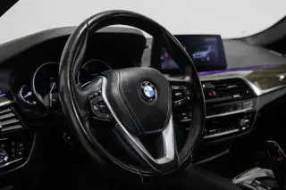 2019 BMW 5 Series 530i