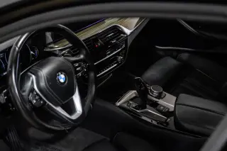 2019 BMW 5 Series 530i