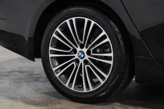 2019 BMW 5 Series 530i