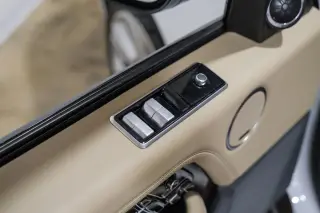 2020 Land Rover Range Rover P525 HSE