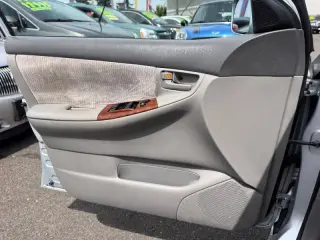 2005 Toyota Corolla LE