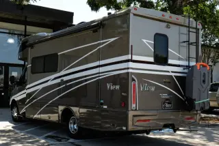 2022 Mercedes-Benz XCC76 3500XD Standard Roof 170"