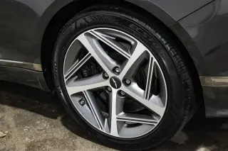 2023 Genesis G80 2.5T