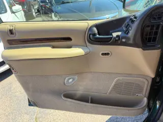 1997 Chrysler Town and Country LXi