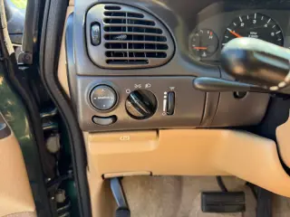 1997 Chrysler Town and Country LXi