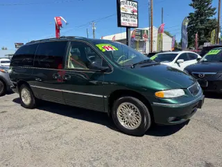 1997 Chrysler Town and Country LXi