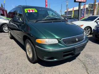 1997 Chrysler Town and Country LXi
