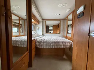 2006 Fleetwood RV Bounder 33R