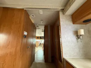 2006 Fleetwood RV Bounder 33R