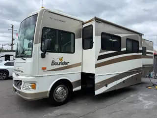 2006 Fleetwood RV Bounder 33R