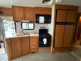 2006 Fleetwood RV Bounder 33R