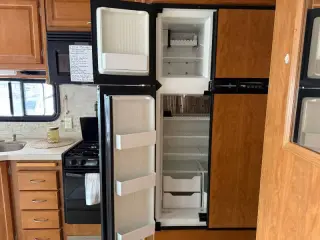 2006 Fleetwood RV Bounder 33R
