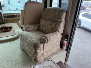 2006 Fleetwood RV Bounder 33R