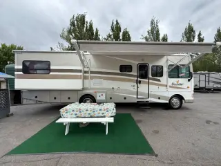 2006 Fleetwood RV Bounder 33R
