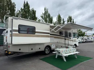 2006 Fleetwood RV Bounder 33R