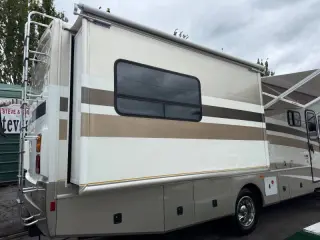 2006 Fleetwood RV Bounder 33R