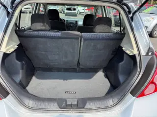 2011 Nissan Versa 1.8 SL