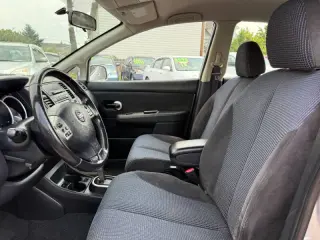 2011 Nissan Versa 1.8 SL