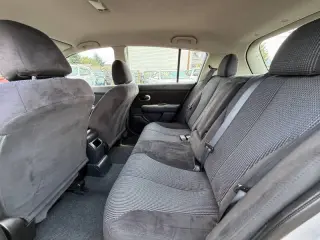 2011 Nissan Versa 1.8 SL