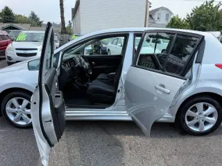 2011 Nissan Versa 1.8 SL