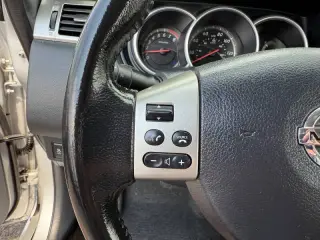 2011 Nissan Versa 1.8 SL