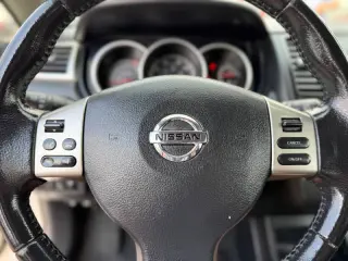 2011 Nissan Versa 1.8 SL